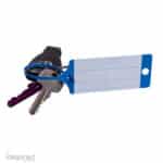 PP sleutellabel internationaal aan sleutelbos. Kleur blauw
