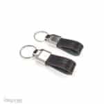 PO2260 sleutelhanger lus kunstleer met rood stiksel