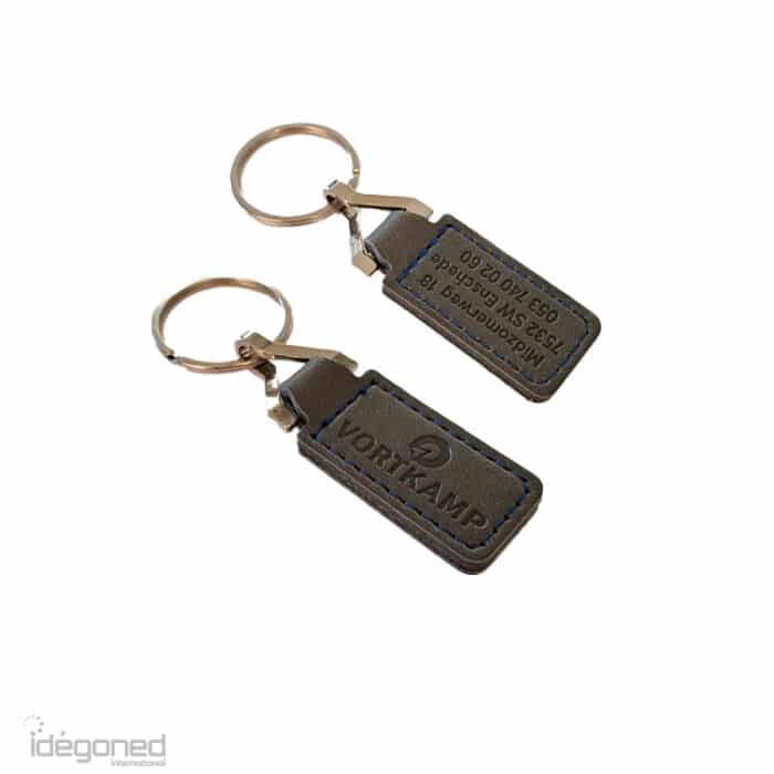P02688 Sleutelhanger Grijs met blauw stiksel