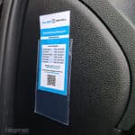 Zelfklevend transparant hoesje in auto
