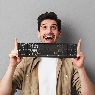 Bekijk hier een groot assortiment kentekenplaathouders Push Clipper met of zonder reclame